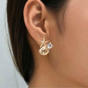 Asymmetrical Ocean-Themed Stud Earrings – Starfish & Seashell Design